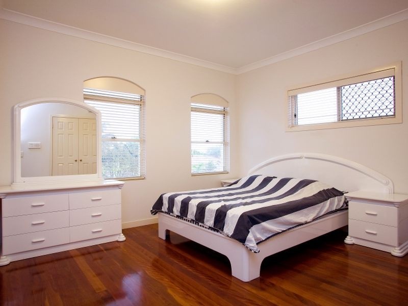 592 Musgrave Rd, Robertson QLD 4109