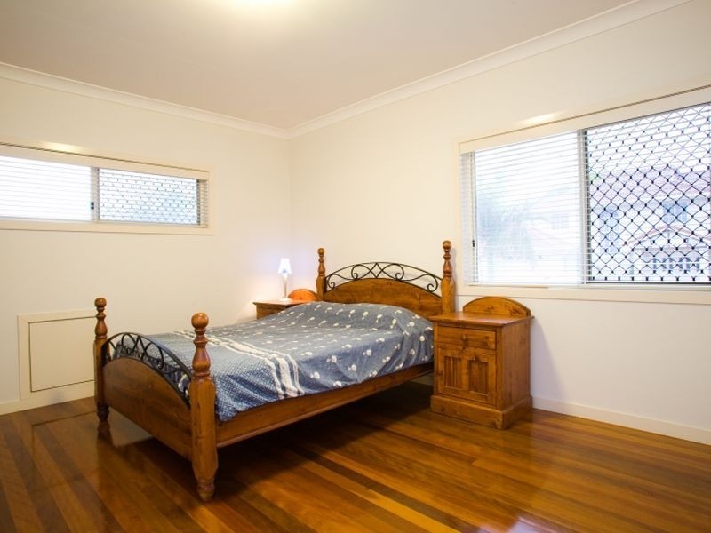 592 Musgrave Rd, Robertson QLD 4109