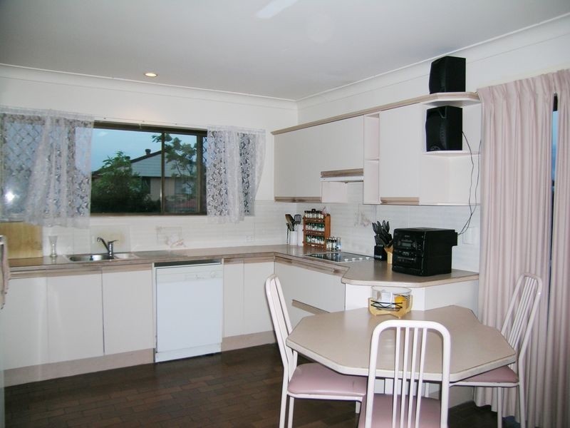 2 Pompadour St, Sunnybank Hills QLD 4109