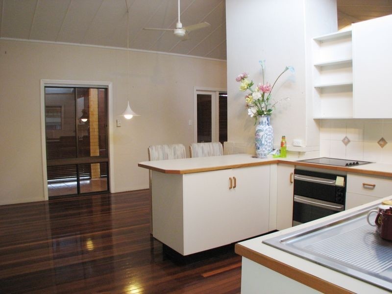 226 Mains Rd, Sunnybank QLD 4109