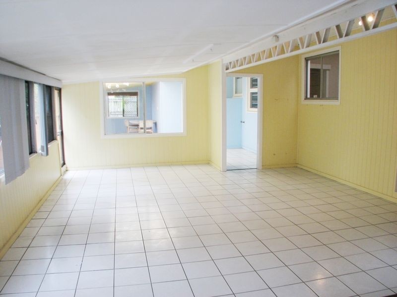 226 Mains Rd, Sunnybank QLD 4109