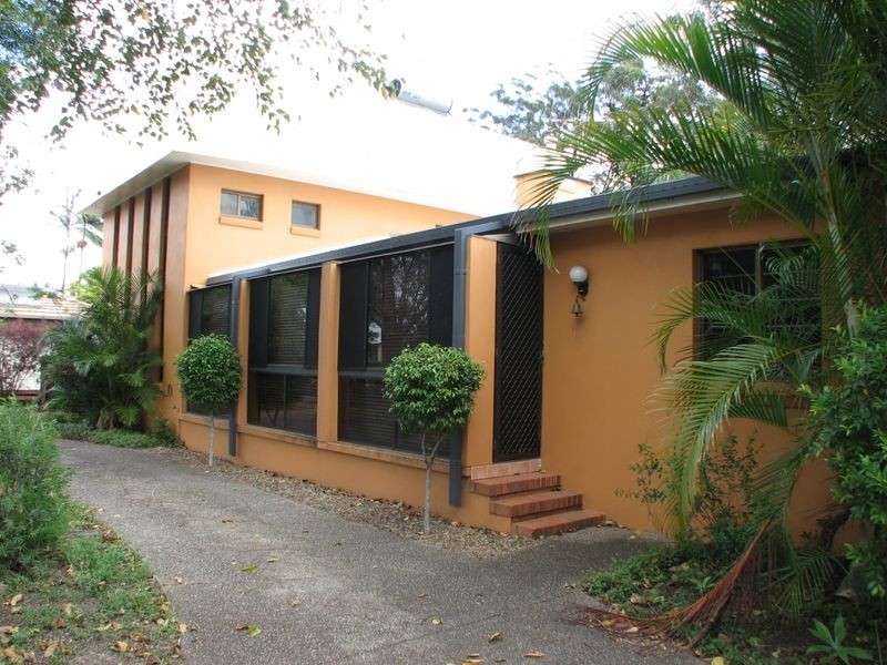 226 Mains Rd, Sunnybank QLD 4109