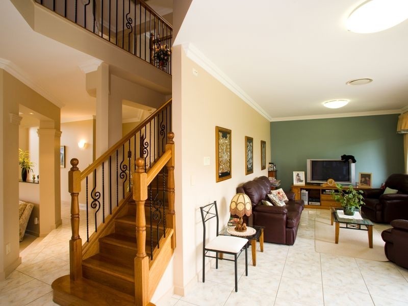 16 Grosvenor Cl, Sunnybank Hills QLD 4109