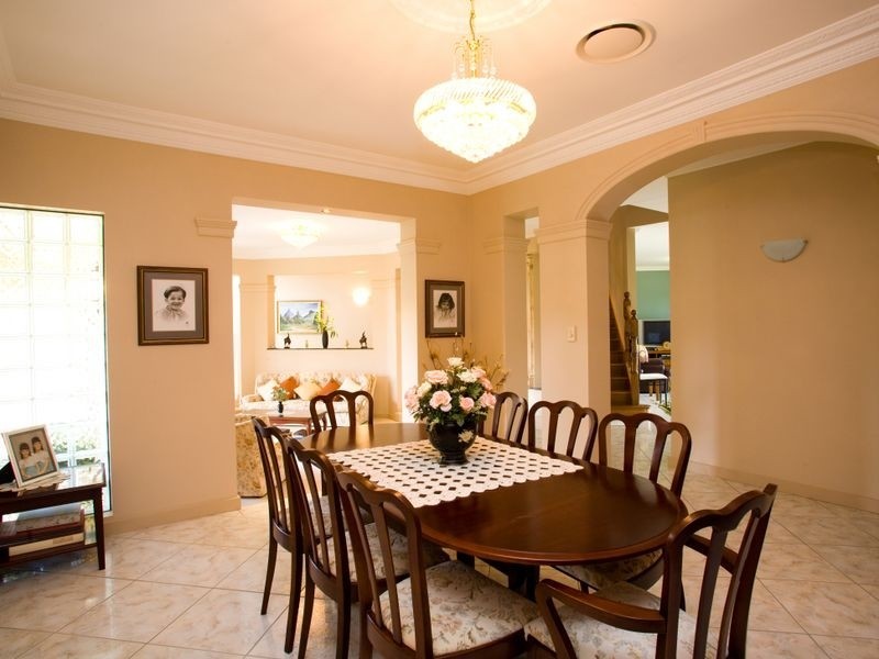 16 Grosvenor Cl, Sunnybank Hills QLD 4109