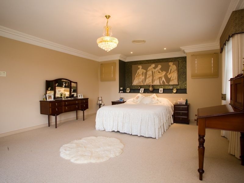 16 Grosvenor Cl, Sunnybank Hills QLD 4109