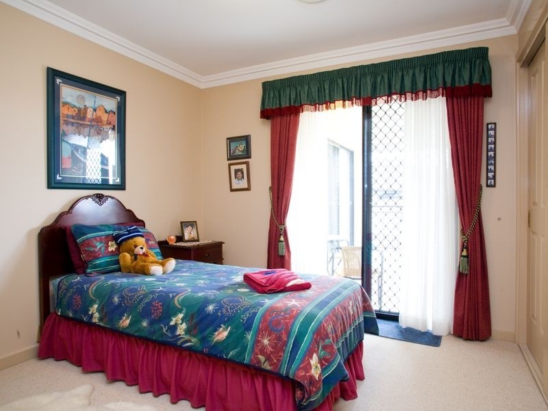 16 Grosvenor Cl, Sunnybank Hills QLD 4109