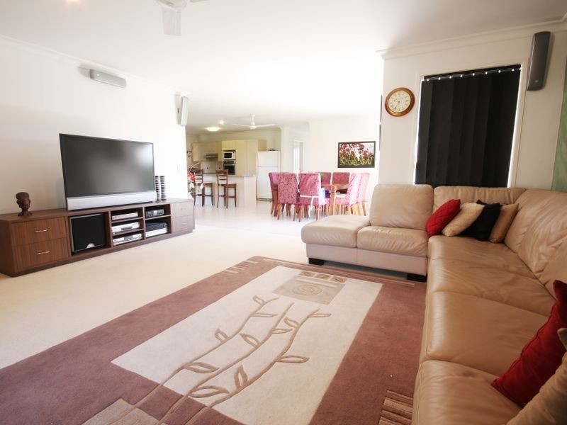 3 Brookfield Ct, Parkinson QLD 4115