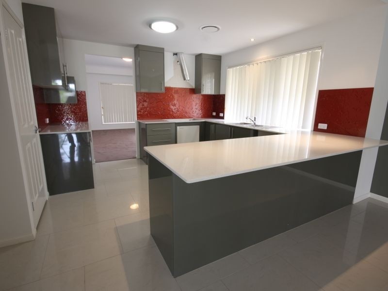 8 Hendy St, Sunnybank Hills QLD 4109