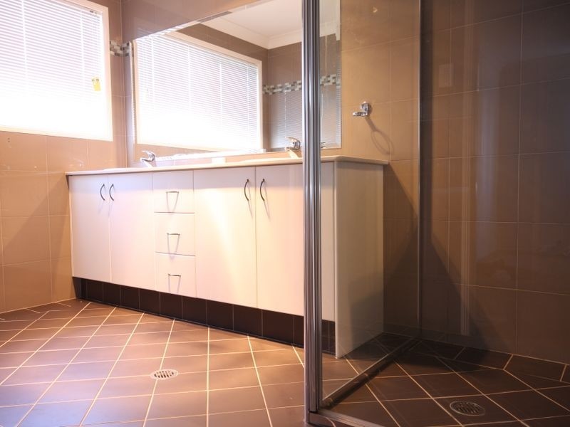 8 Hendy St, Sunnybank Hills QLD 4109