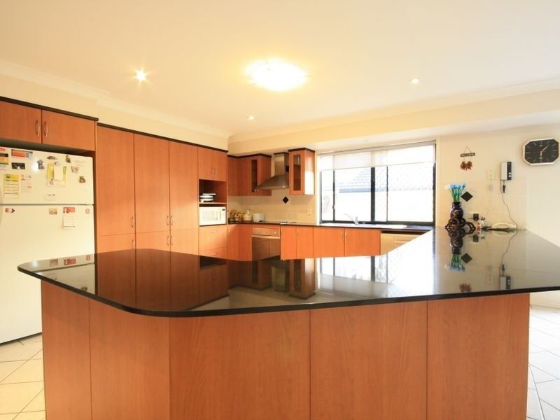 7 Cavallaro St, Robertson QLD 4109