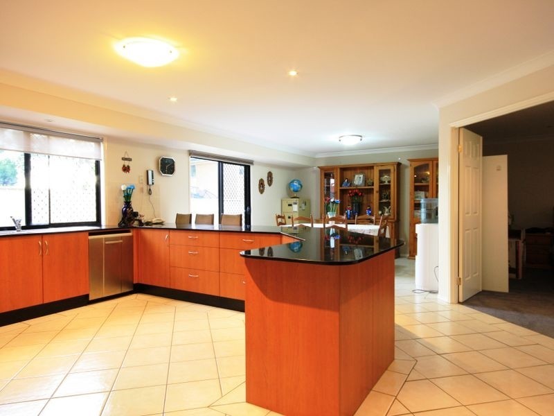 7 Cavallaro St, Robertson QLD 4109