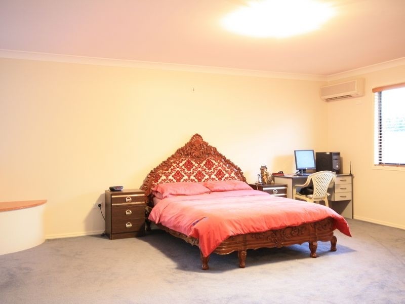 7 Cavallaro St, Robertson QLD 4109
