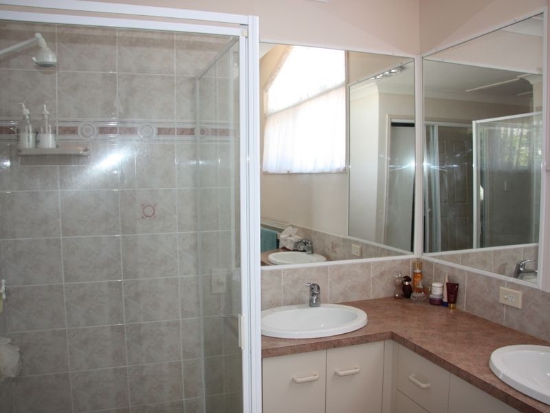 11 Tulipwood Place, Stretton QLD 4116