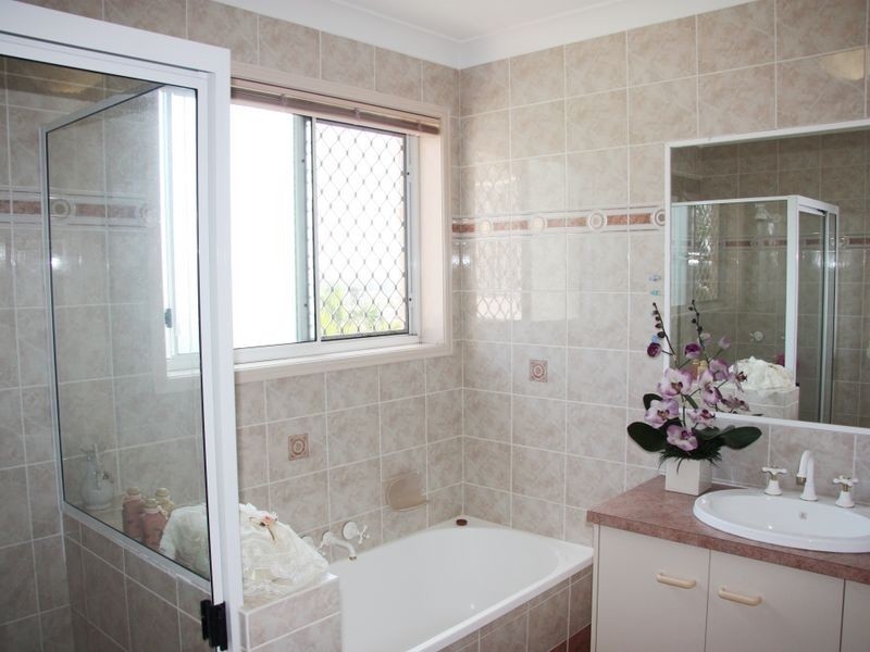 11 Tulipwood Place, Stretton QLD 4116