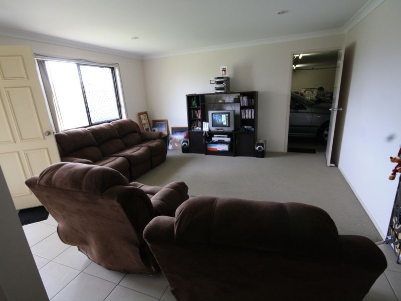 16 Ashmore Close, Marsden QLD 4132