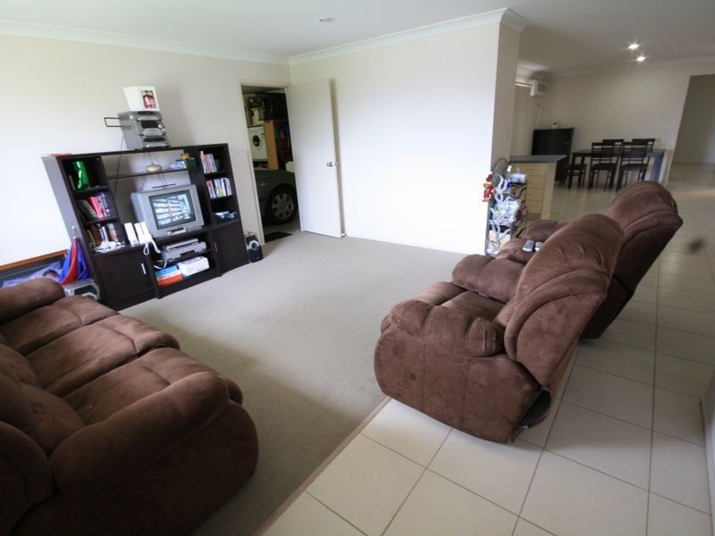 16 Ashmore Close, Marsden QLD 4132