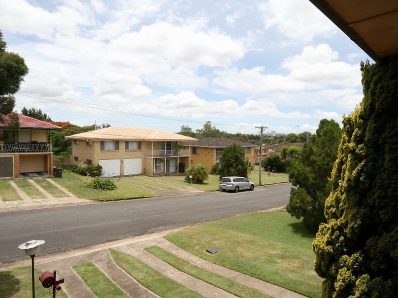 17 Angelina St, Macgregor QLD 4109