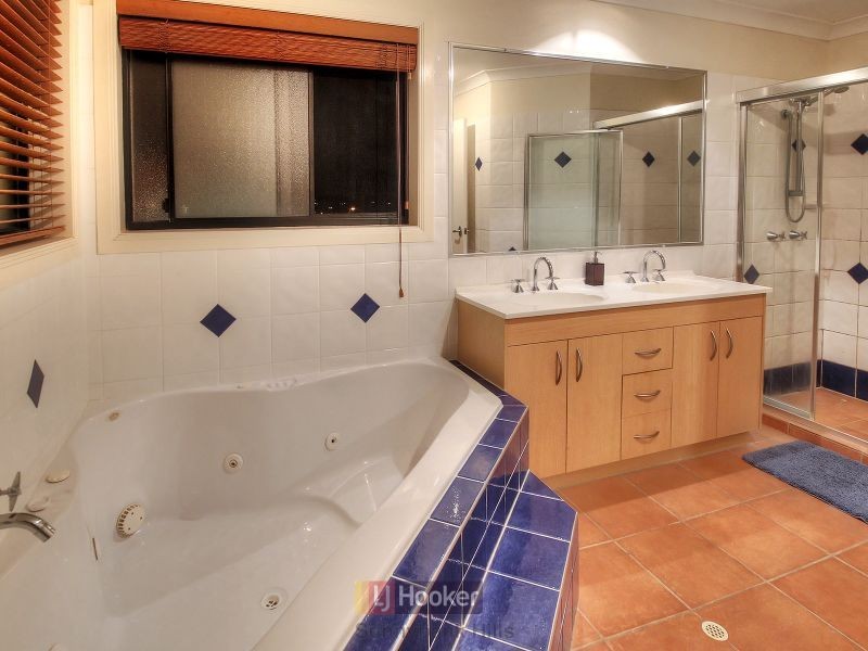 80 Golden Rain Place, Stretton QLD 4116