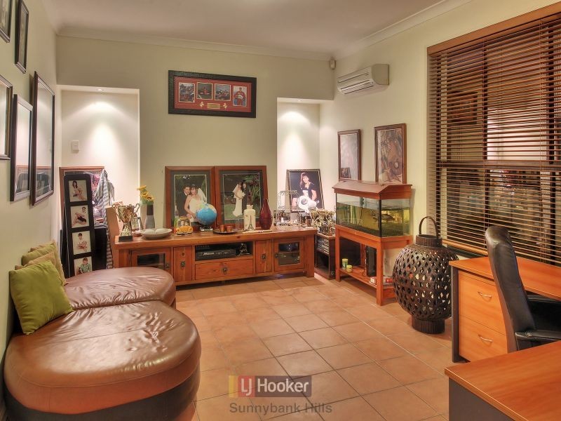 80 Golden Rain Place, Stretton QLD 4116