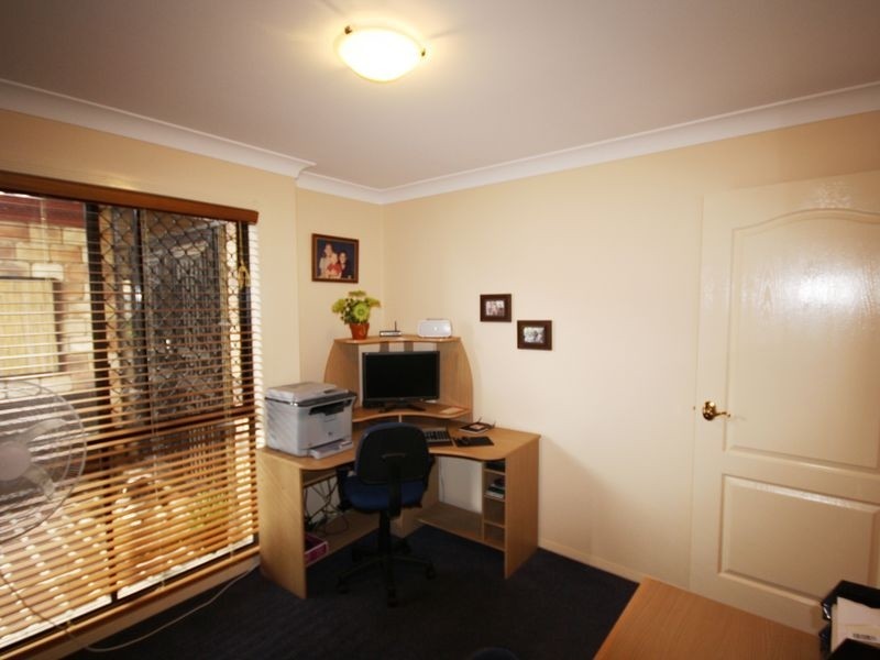 8 Mitchell Pl, Parkinson QLD 4115