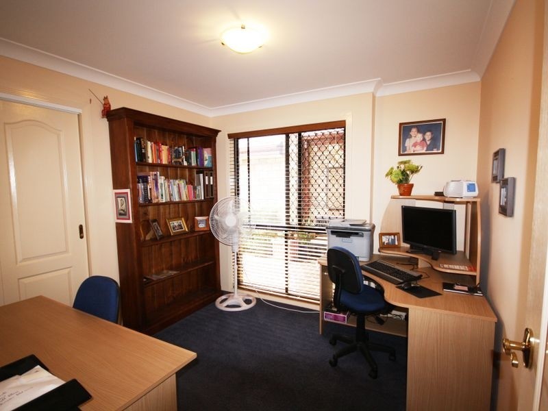 8 Mitchell Pl, Parkinson QLD 4115
