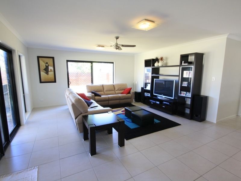 3 Innaminka Pl, Parkinson QLD 4115