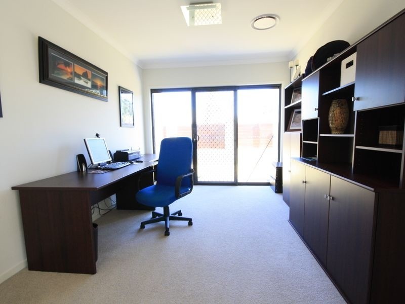 3 Innaminka Pl, Parkinson QLD 4115