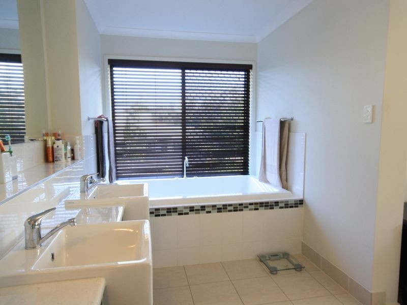 3 Innaminka Pl, Parkinson QLD 4115