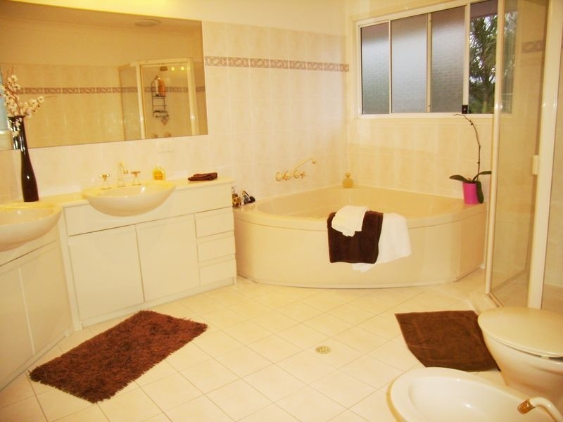 1 Lytham Ct, Cornubia QLD 4130