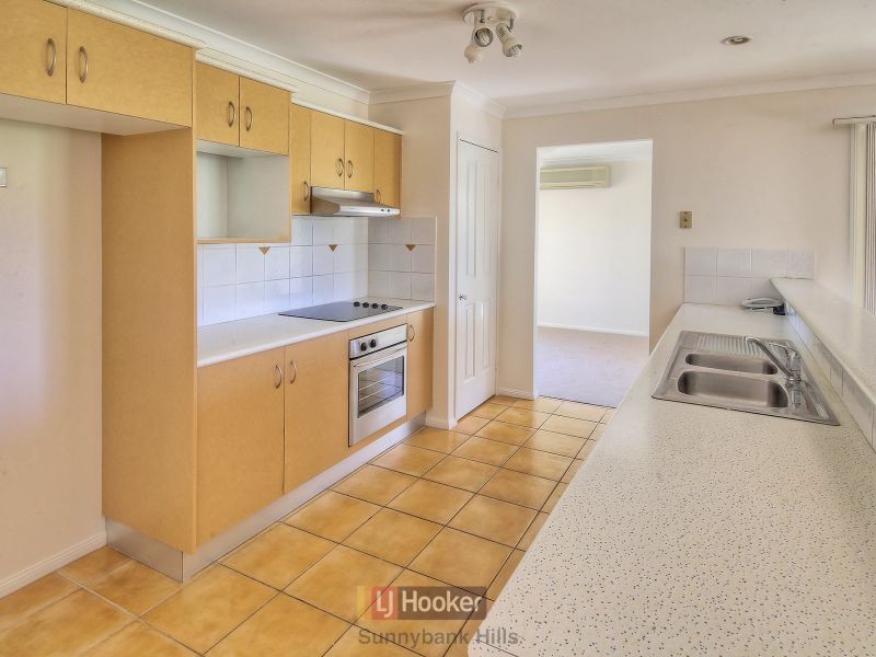 46 Pinedale Crescent, Parkinson QLD 4115