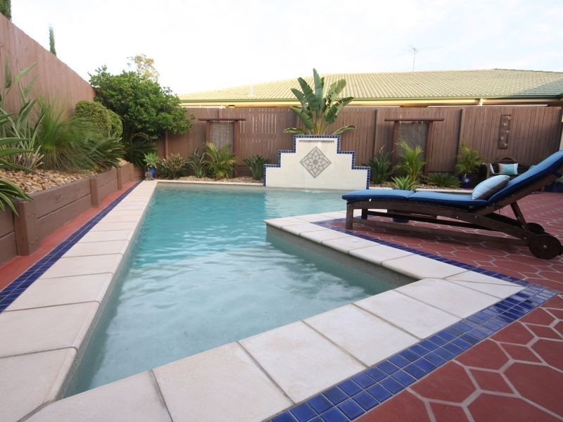 31 Barrington Pl, Parkinson QLD 4115