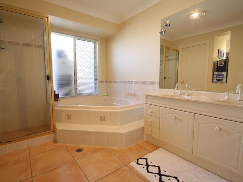 31 Barrington Pl, Parkinson QLD 4115