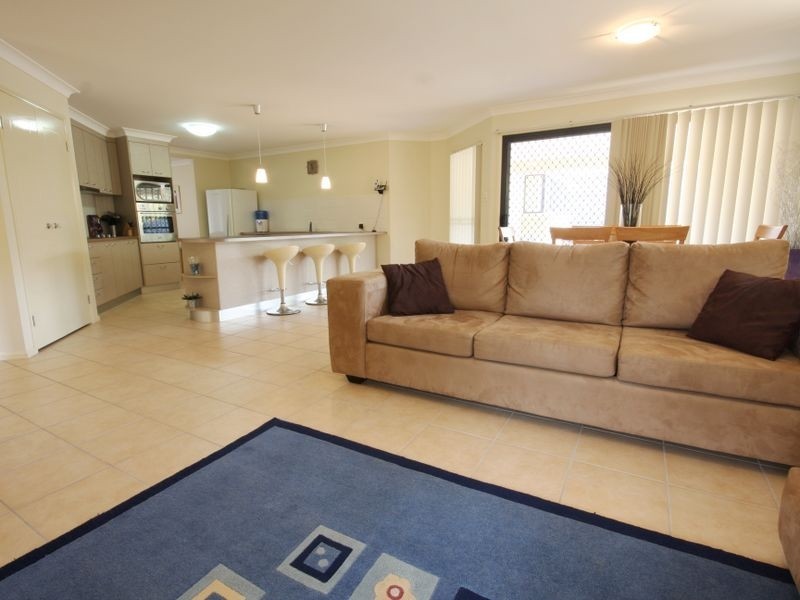 71 Gibraltar Cct, Parkinson QLD 4115