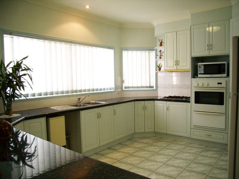 16 Lewis St, Coopers Plains QLD 4108