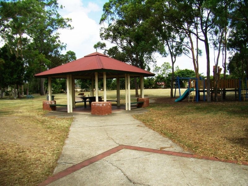 16 Lewis St, Coopers Plains QLD 4108