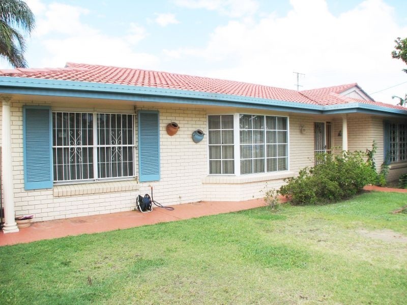 1 Fleetwood St, Macgregor QLD 4109