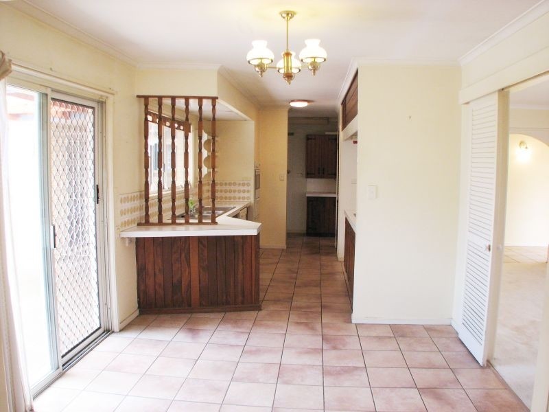 1 Fleetwood St, Macgregor QLD 4109