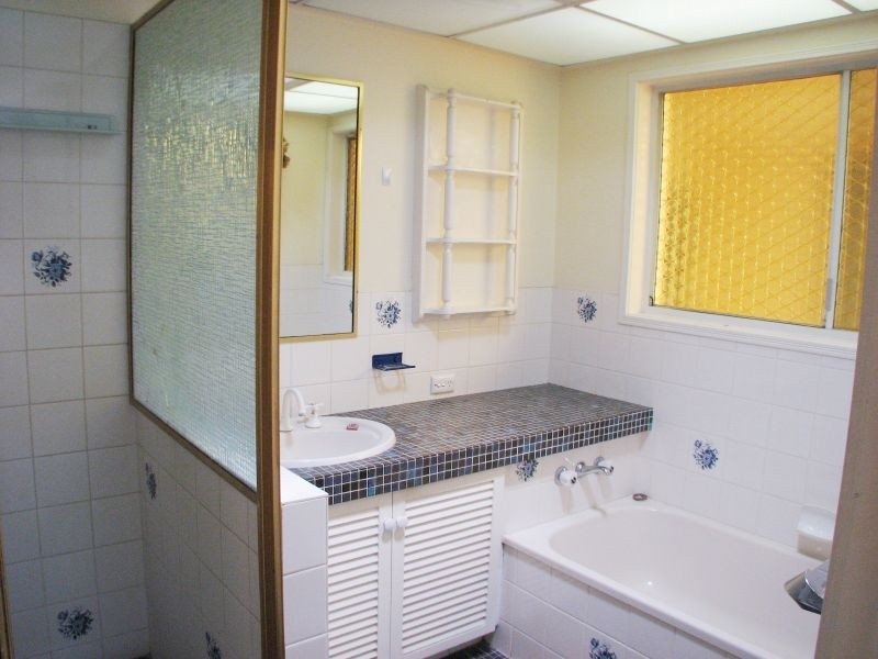 1 Fleetwood St, Macgregor QLD 4109