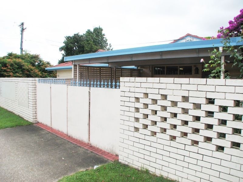 1 Fleetwood St, Macgregor QLD 4109