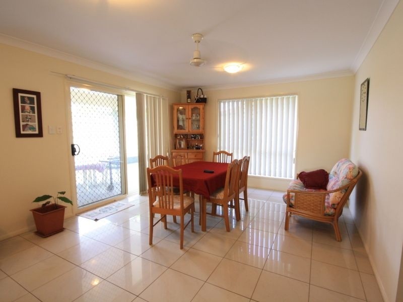 11 Karajini Cr, Parkinson QLD 4115