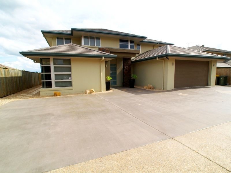 5 Trevi Cl, Eight Mile Plains QLD 4113