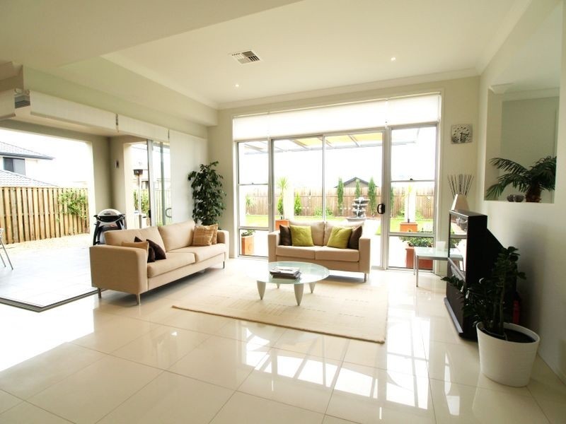 5 Trevi Cl, Eight Mile Plains QLD 4113