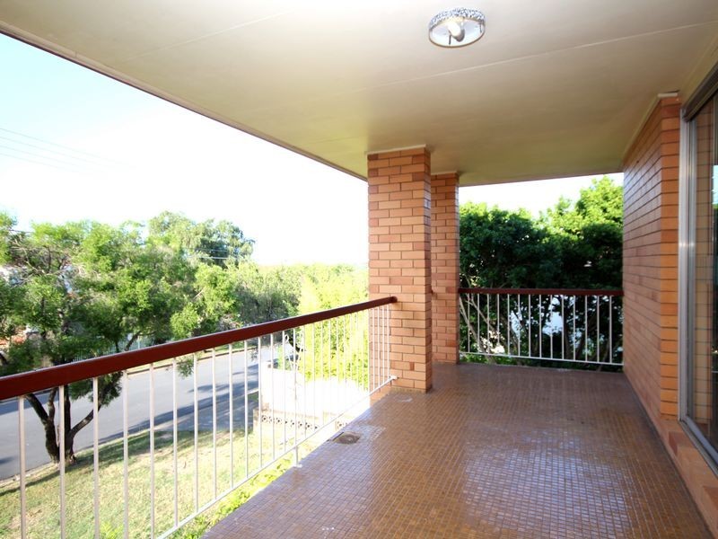 27 Fleetwood Street, Macgregor QLD 4109