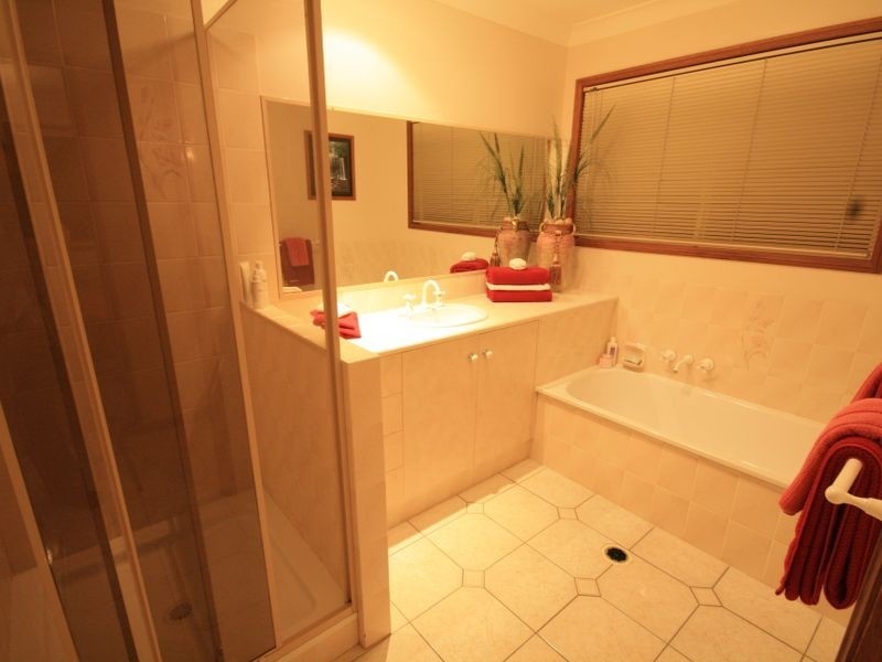 14 Ironbark Ct, Calamvale QLD 4116