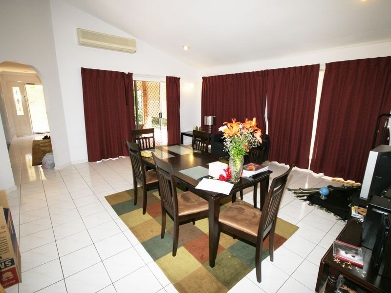 28 Eastcourt Lane, Sunnybank Hills QLD 4109