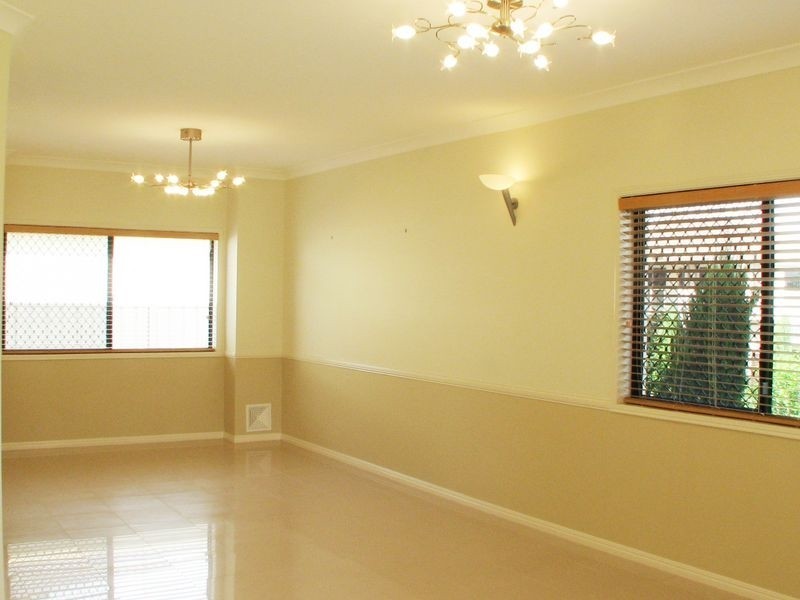 29 Ellendale Cct, Eight Mile Plains QLD 4113