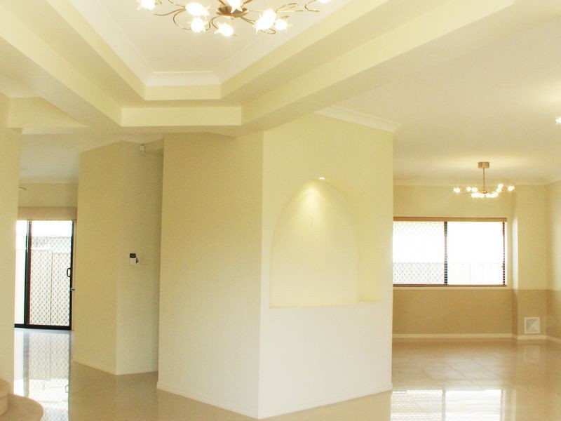 29 Ellendale Cct, Eight Mile Plains QLD 4113