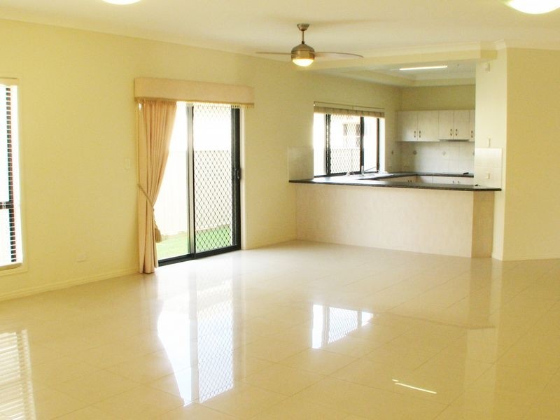 29 Ellendale Cct, Eight Mile Plains QLD 4113