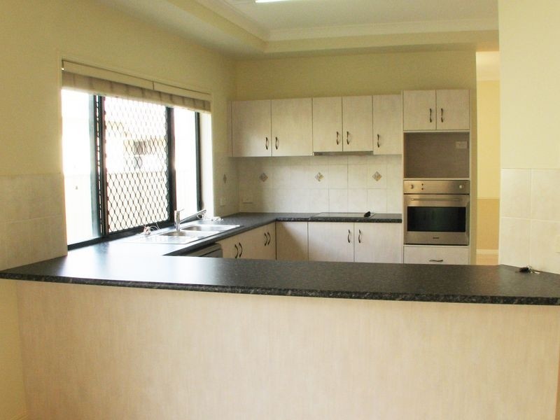 29 Ellendale Cct, Eight Mile Plains QLD 4113