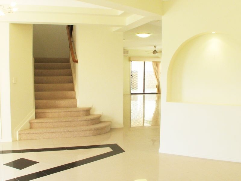 29 Ellendale Cct, Eight Mile Plains QLD 4113